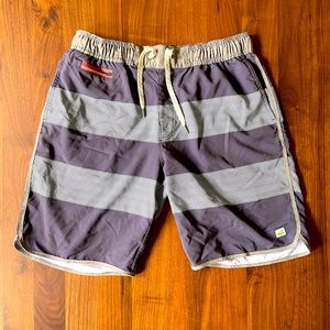 Vuori boardshorts size Medium. Fits like a 32